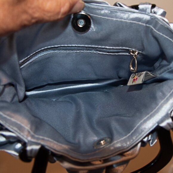 Mad by Design  Silver Silk Flower , Handbag - Picture 2 of 2